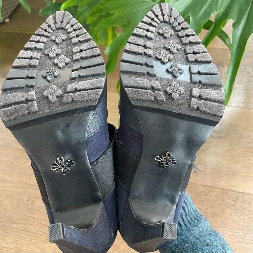 Simply Vera Vera Wang Navy Blue Suede and Faux Snakeskin Print Women Heels  8.5
